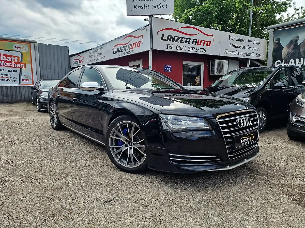 Audi A8 2012 photo 2