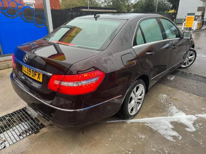 Mercedes-Benz E-Class 2009 photo 3