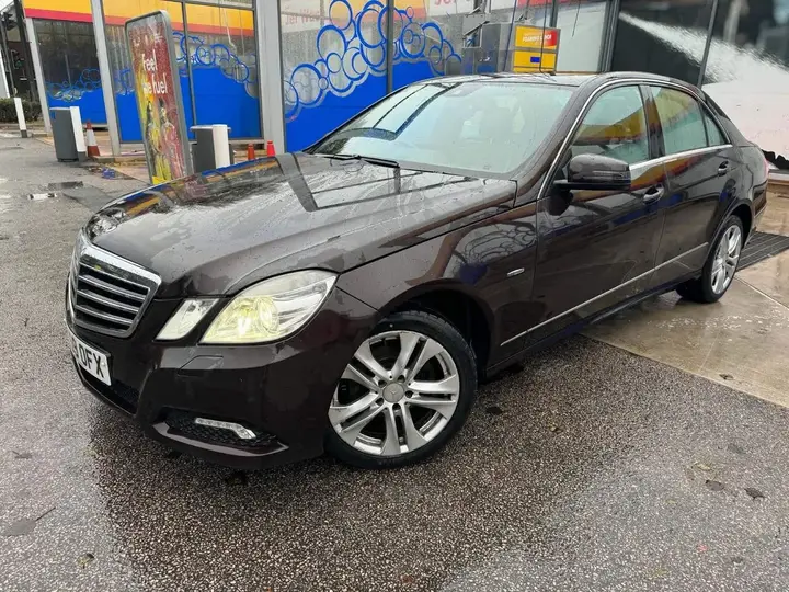 Mercedes-Benz E-Class 2009 photo 2