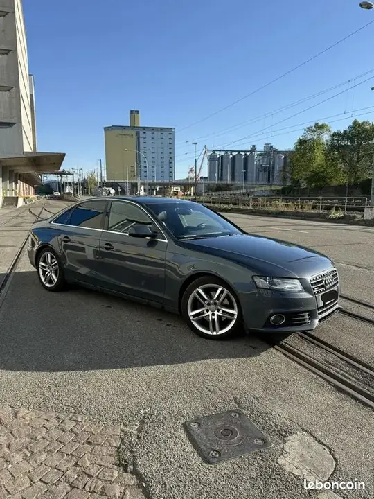 Audi A4 2009 photo 3