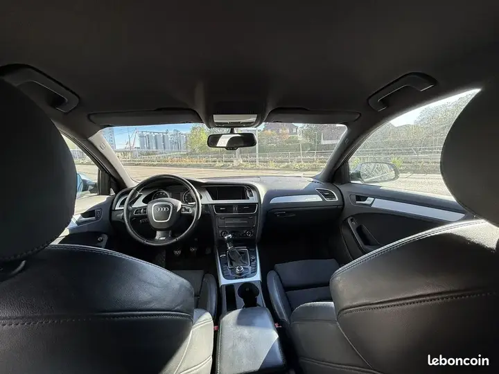 Audi A4 2009 photo 2