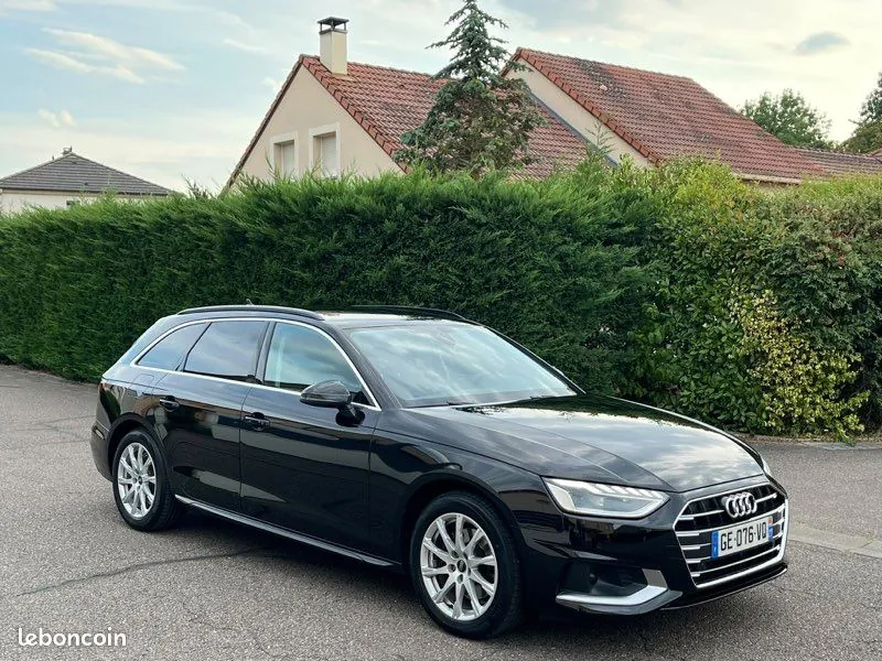 Audi A4 2022 photo 2