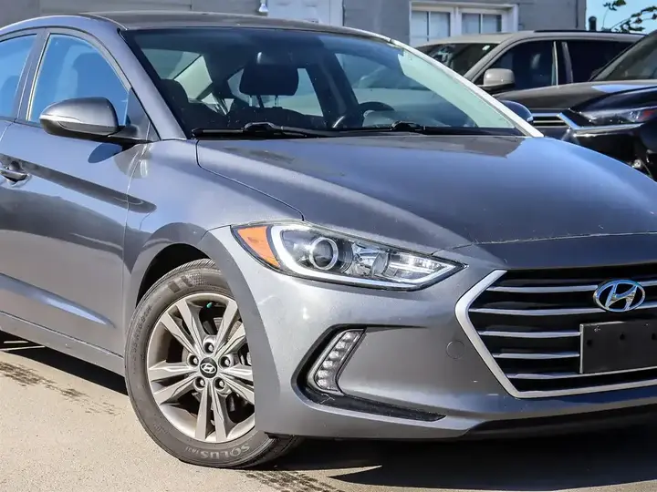 Hyundai Elantra 2018 photo 3