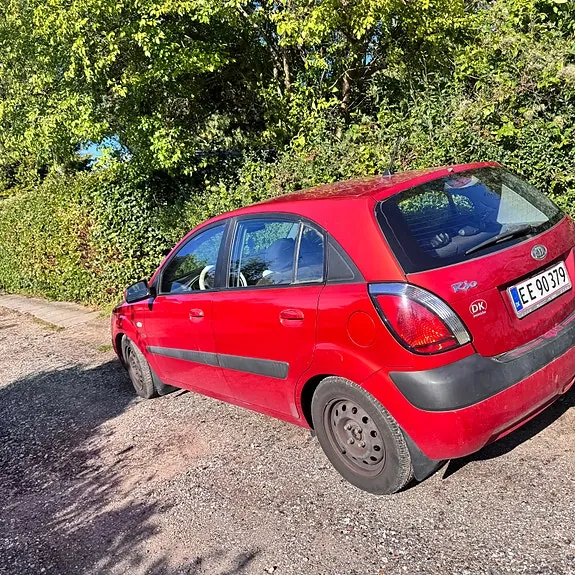 Kia Rio 2007 photo 3