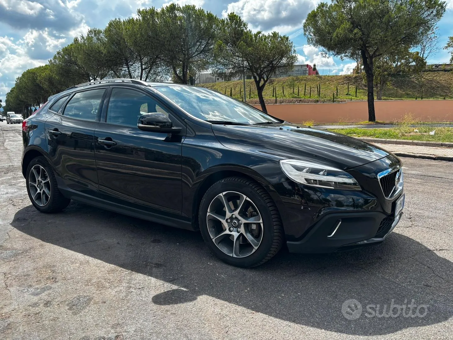 Volvo V40 2019 photo 2