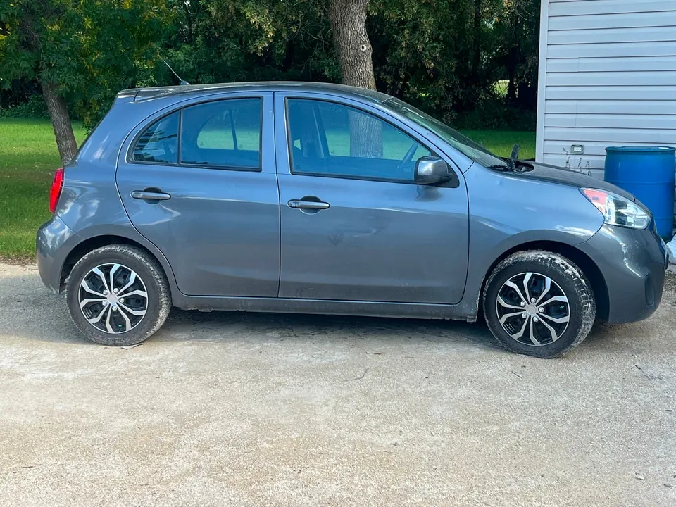 Nissan Micra 2016 photo 2