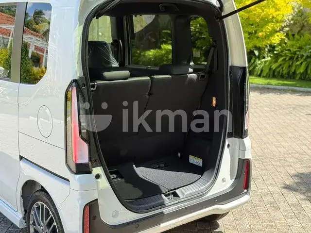 Honda N-Box 2025 photo 4