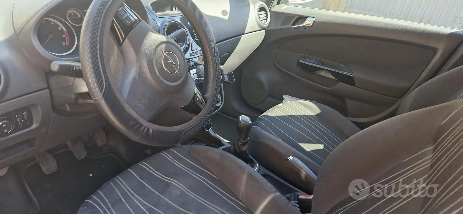 Opel Corsa 2010 photo 4