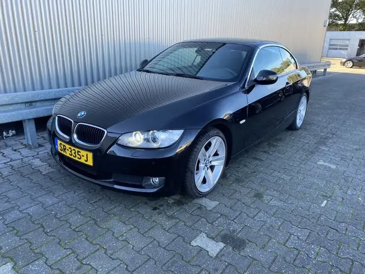 BMW 3 Series 2010 photo 2