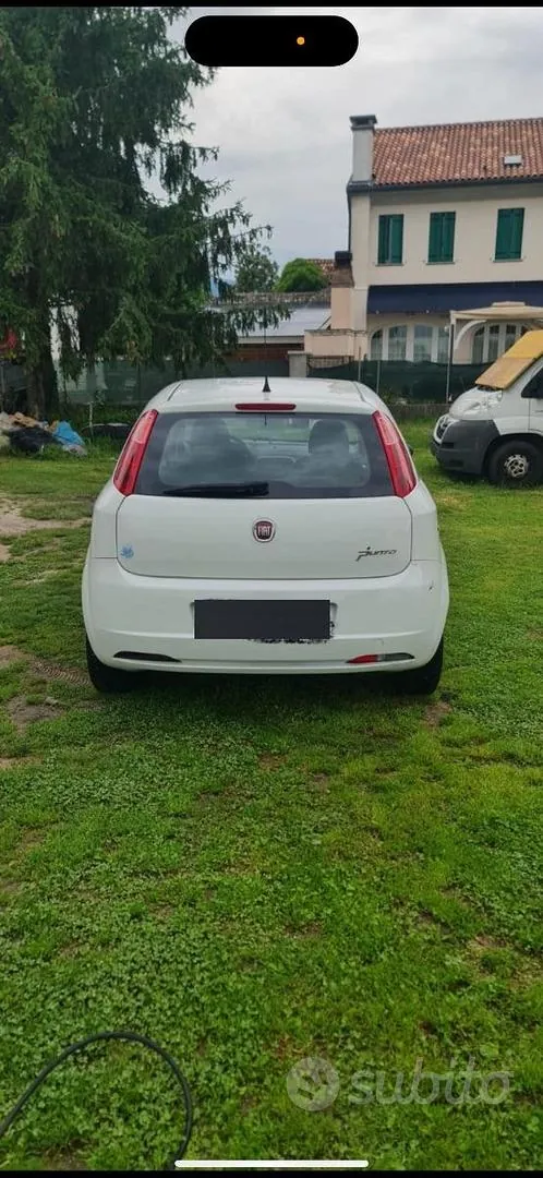 Fiat Grande Punto 2013 photo 3