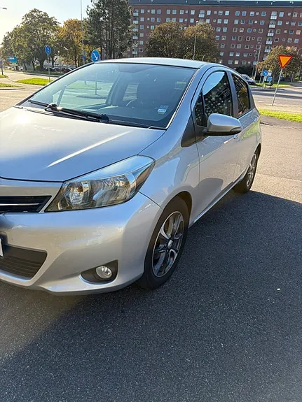 Toyota Yaris 2014 photo 3