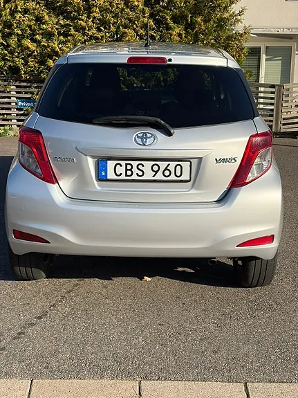 Toyota Yaris 2014 photo 2