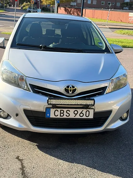 Toyota Yaris 2014 photo 4