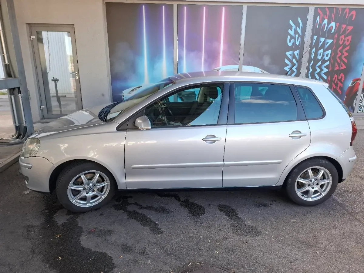 Volkswagen Polo 2005 photo 2