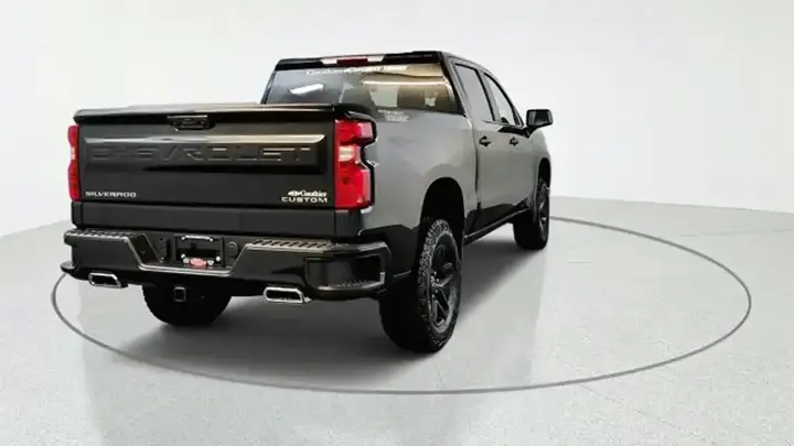 Chevrolet Silverado 1500 2026 photo 3