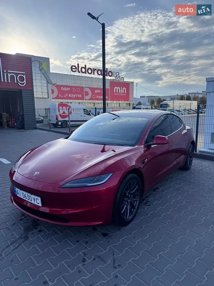 Tesla Model 3 2024 photo 2