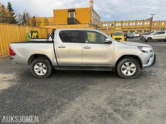 Toyota Hilux 2017 photo 4