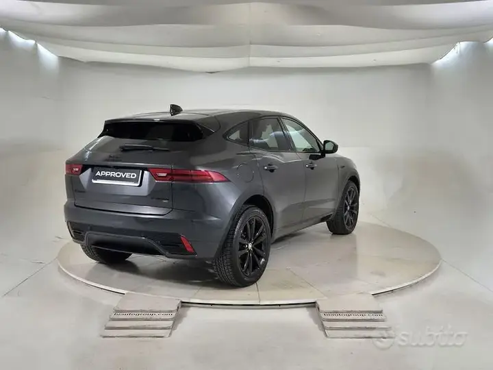 Jaguar E-Pace 2023 photo 2