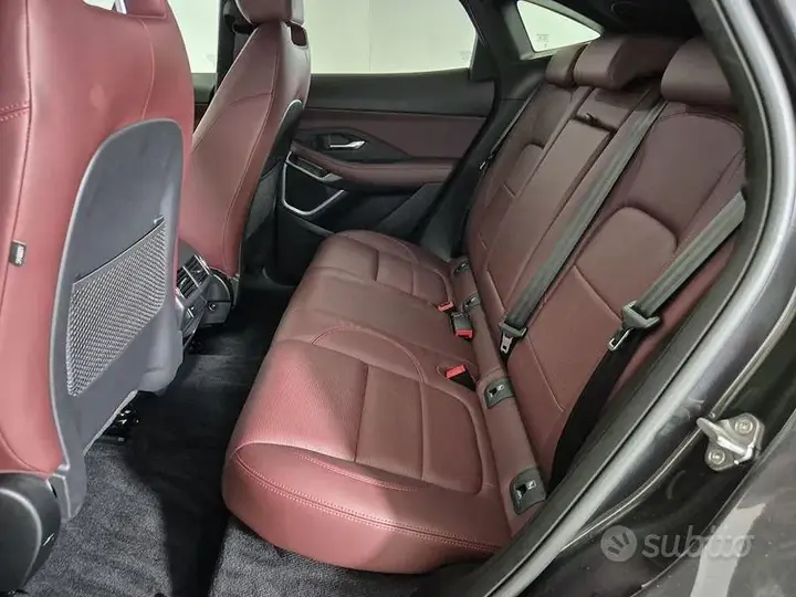 Jaguar E-Pace 2023 photo 5