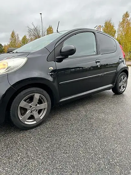 Peugeot 107 2006 photo 2