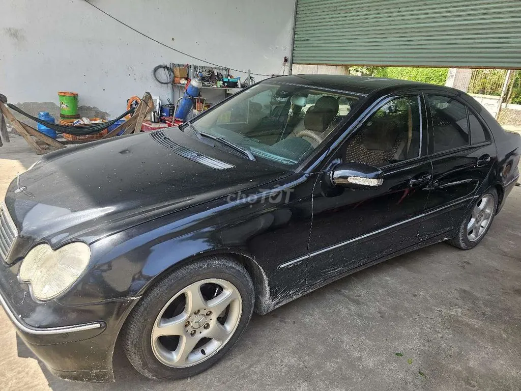 Mercedes-Benz C-Class 2004 photo 4