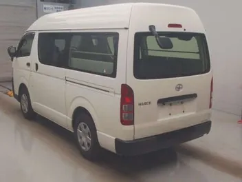 Toyota Hiace 2023 photo 3