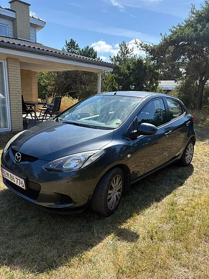 Mazda 2 2008 photo 2