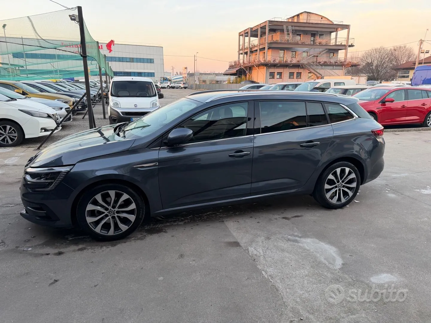 Renault Megane 2023 photo 2