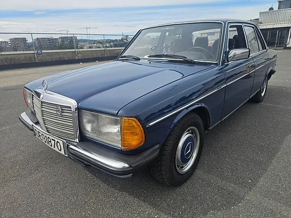 Mercedes-Benz 240