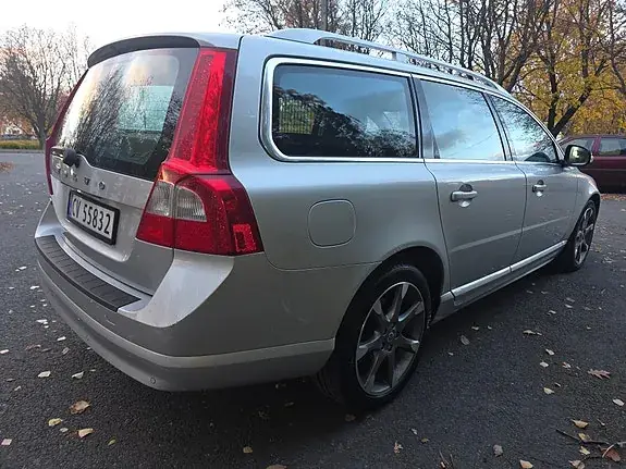 Volvo V70 2010 photo 5