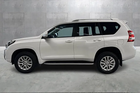 Toyota Land Cruiser 2016 photo 2