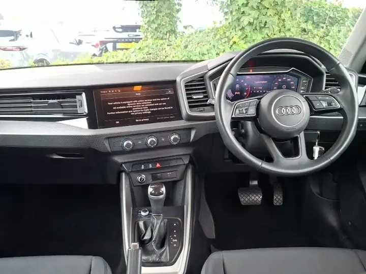 Audi A1 2023 photo 3