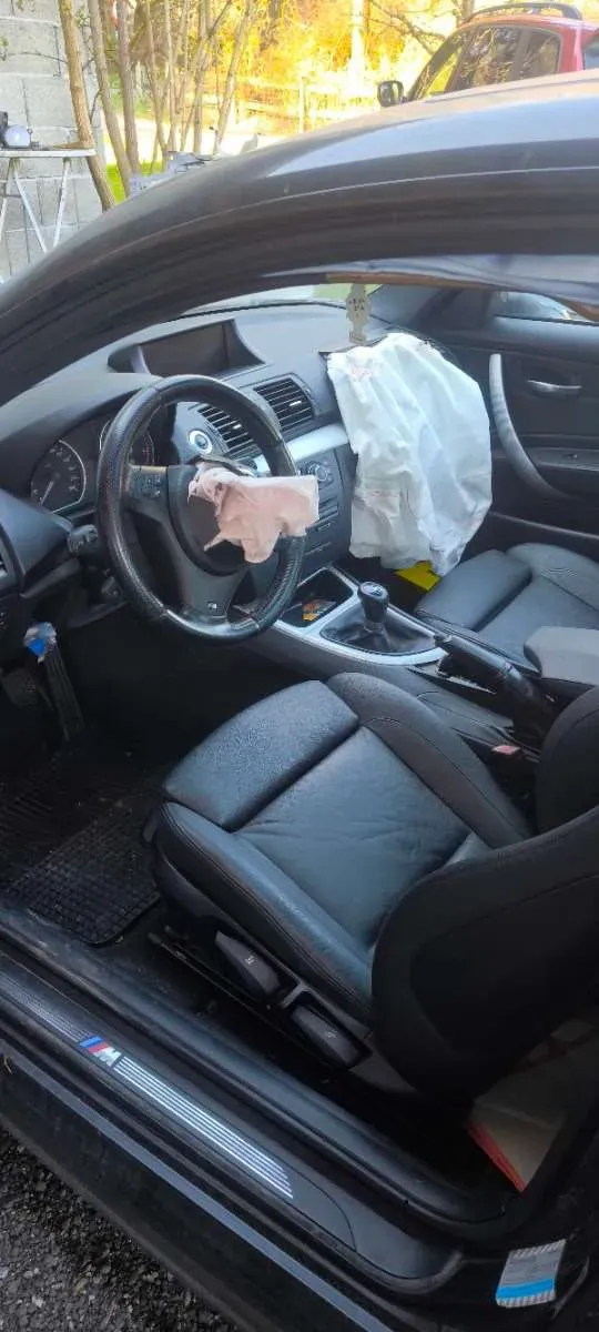 BMW 1 Series 2010 photo 2