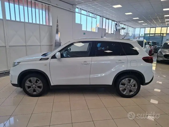 Suzuki Vitara 2023 photo 2