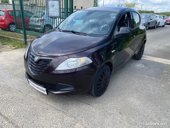Lancia Ypsilon