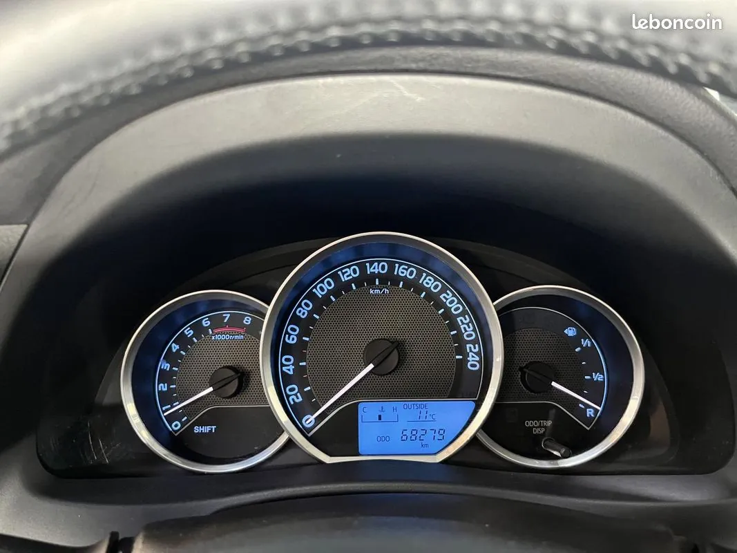 Toyota Auris 2014 photo 4