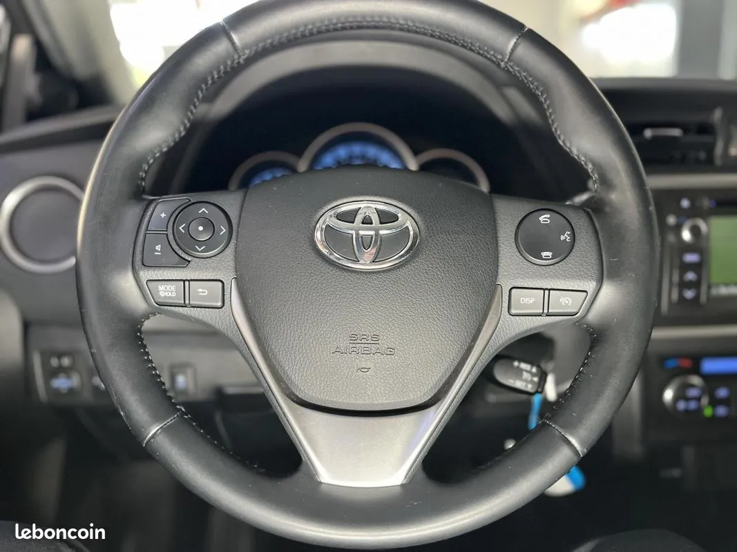 Toyota Auris 2014 photo 5