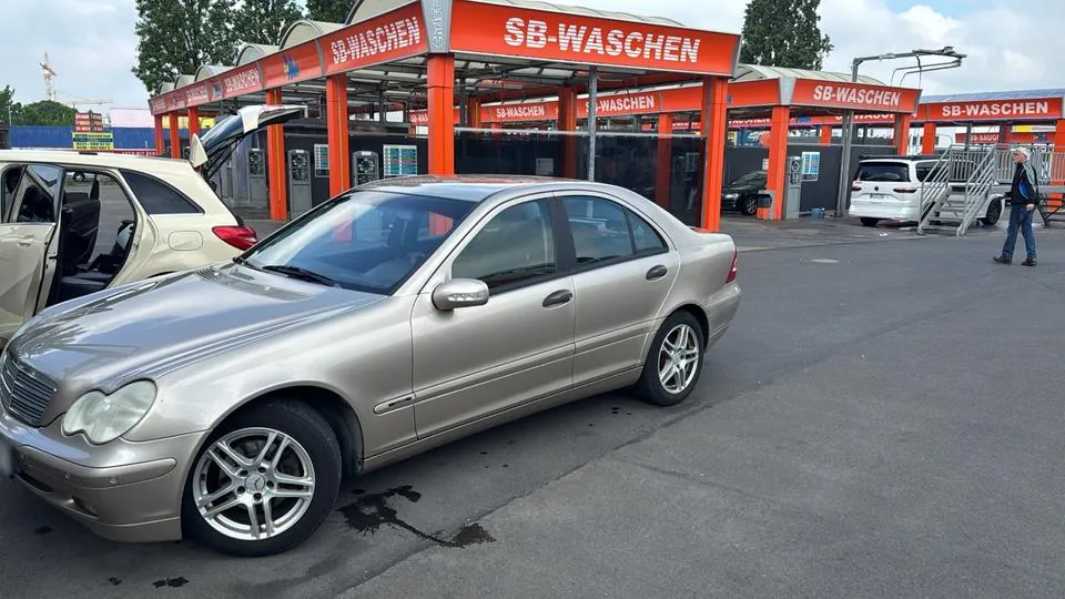 Mercedes-Benz C180