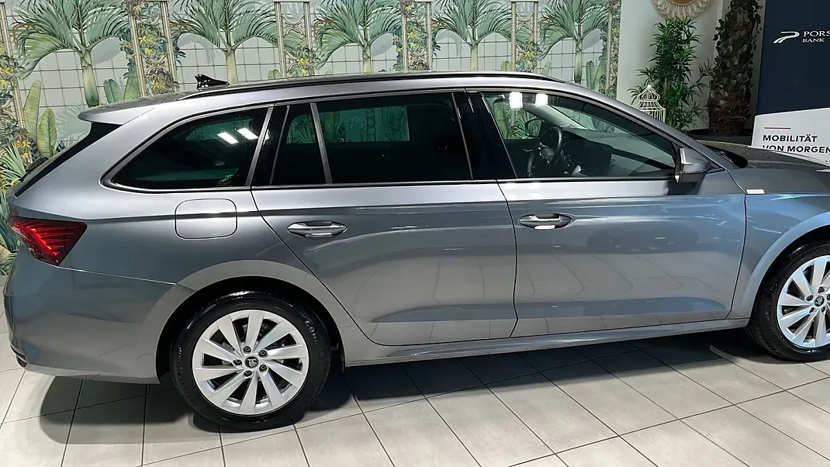 Skoda Octavia 2025 photo 2