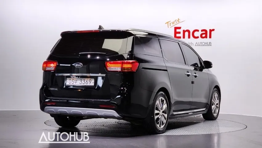 Kia Carnival 2017 photo 4