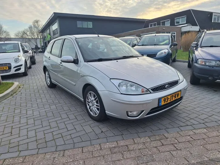 Ford Focus 2002 photo 2