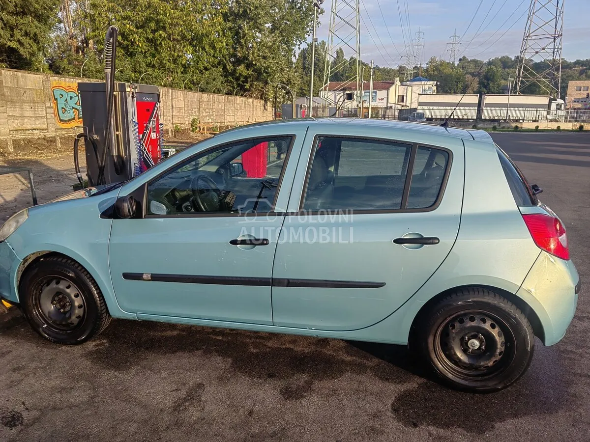 Renault Clio 2007 photo 2