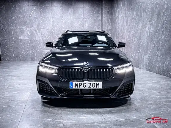 BMW 530E 2024 photo 2