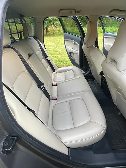 Volvo V70 2011 photo 2
