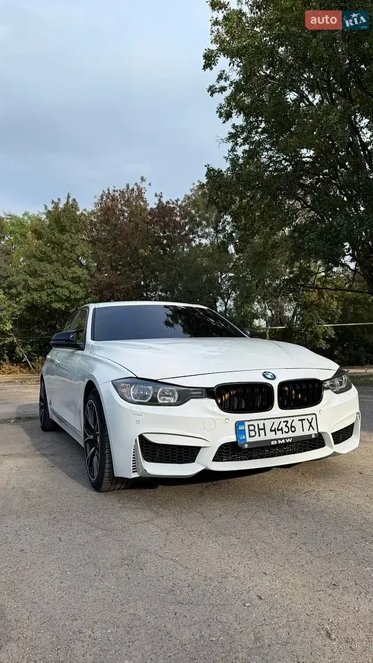 BMW 3 Series 2013 photo 2