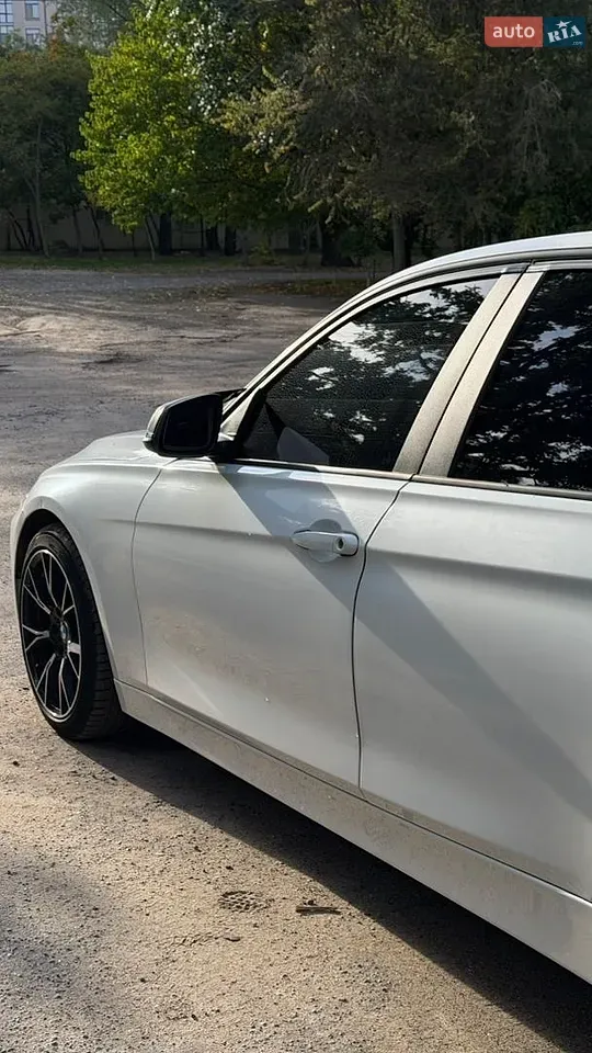 BMW 3 Series 2013 photo 4