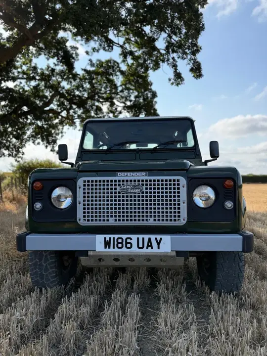 Land Rover Defender 90 2000 photo 2