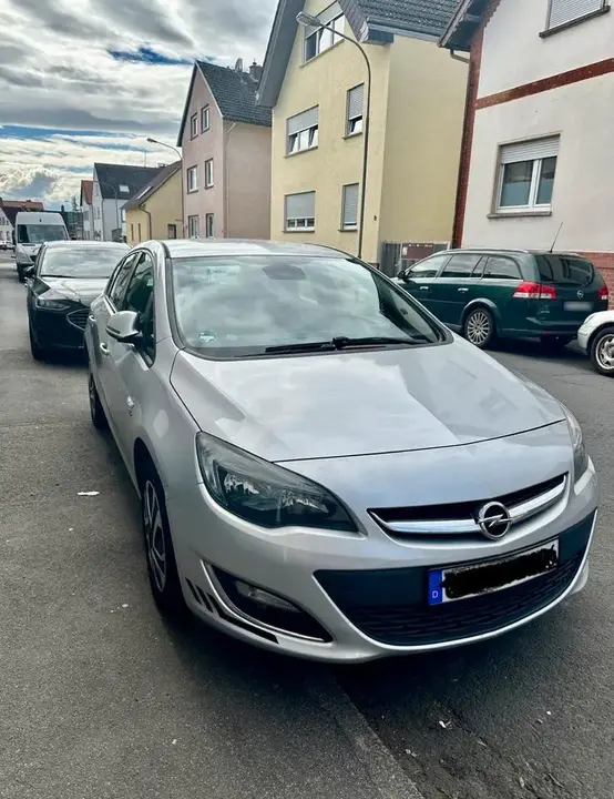 Opel Astra J