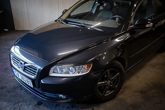 Volvo S40 2011 photo 2