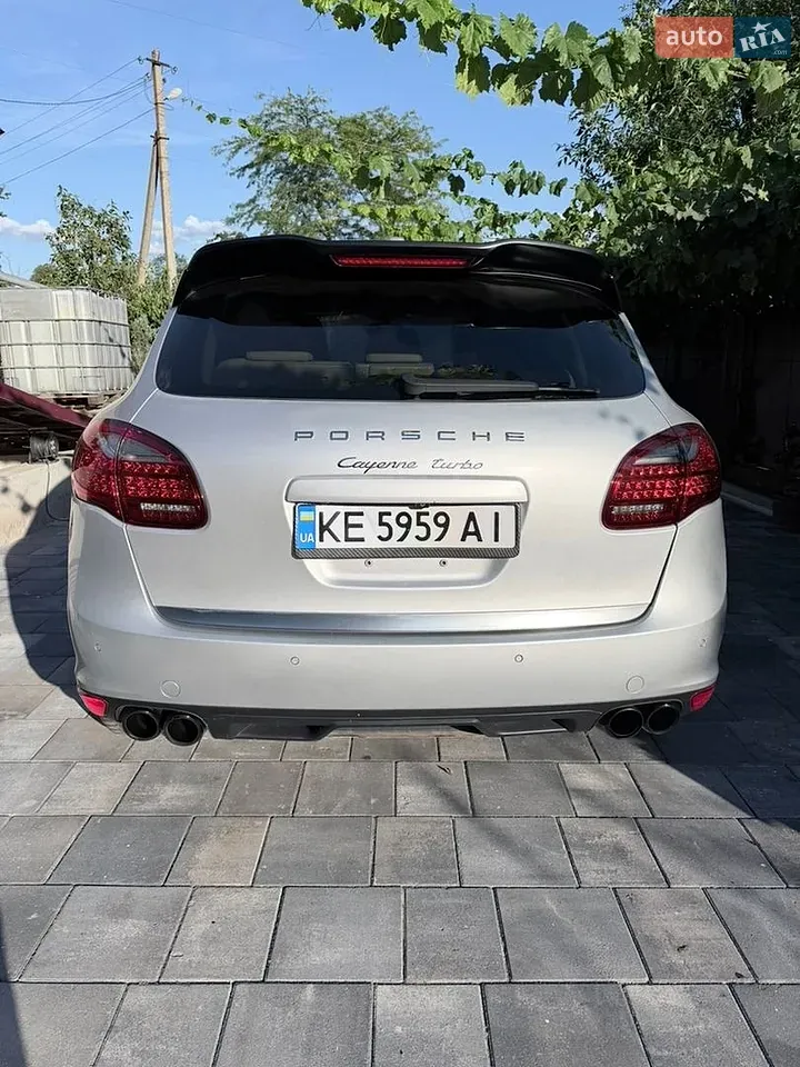 Porsche Cayenne 2012 photo 4